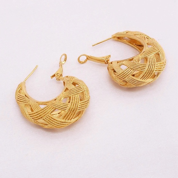 New Huggies Hoop Earrings earrings, Hoop Earrings, Hoop Earrings, Statement Hoop - Picture 8 of 9